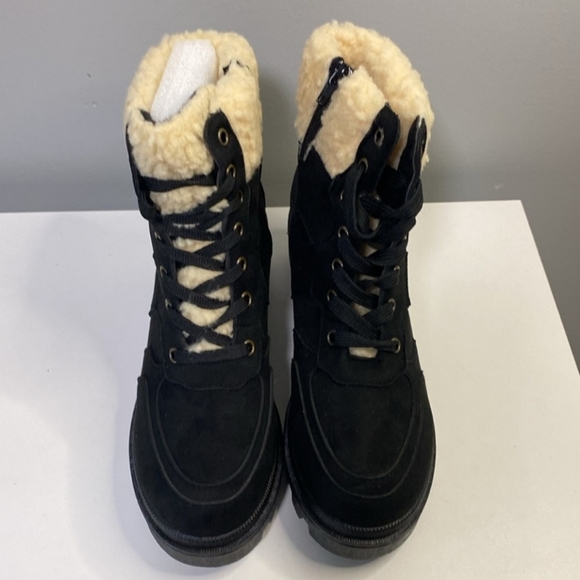 Winter Boots - Picture 2 of 8